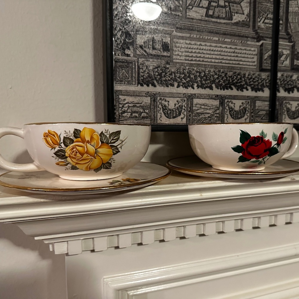 RARE set Arnel’s soup mugs and saucers